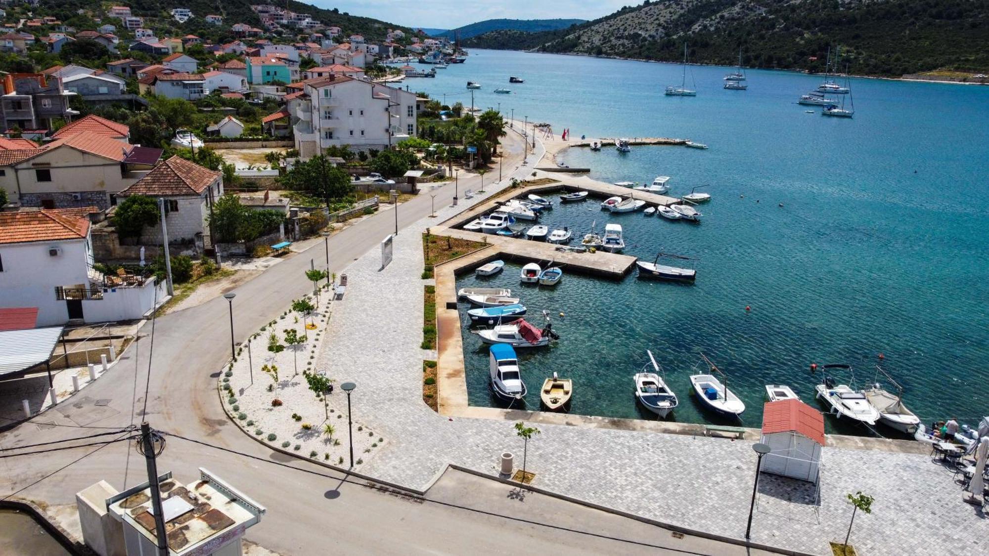 Apartments Maris Vinišće Exterior foto