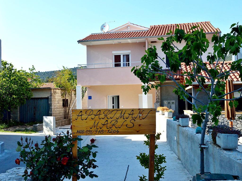 Apartments Maris Vinišće Exterior foto