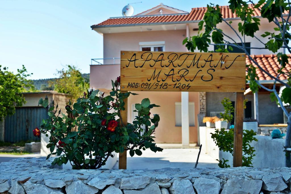 Apartments Maris Vinišće Exterior foto
